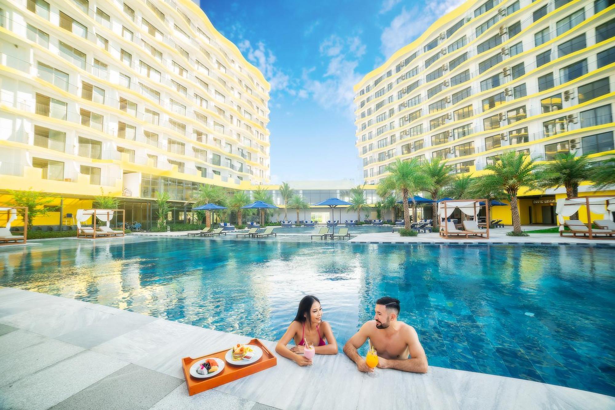 Wyndham Hoi An Royal Beachfront Resort & Villas エクステリア 写真