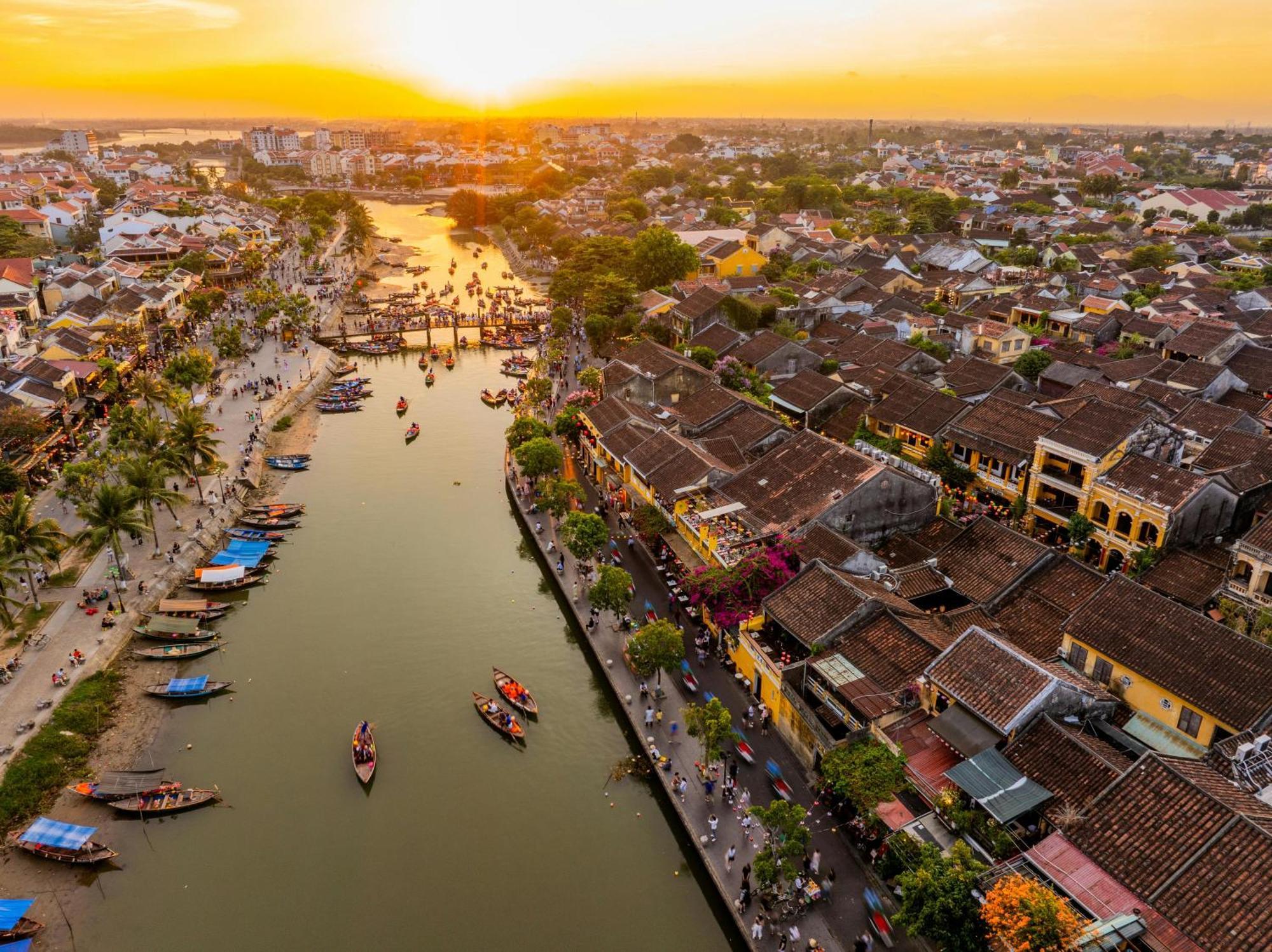 Wyndham Hoi An Royal Beachfront Resort & Villas エクステリア 写真