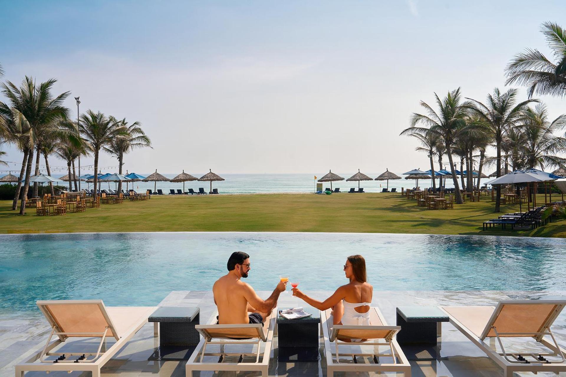 Wyndham Hoi An Royal Beachfront Resort & Villas エクステリア 写真