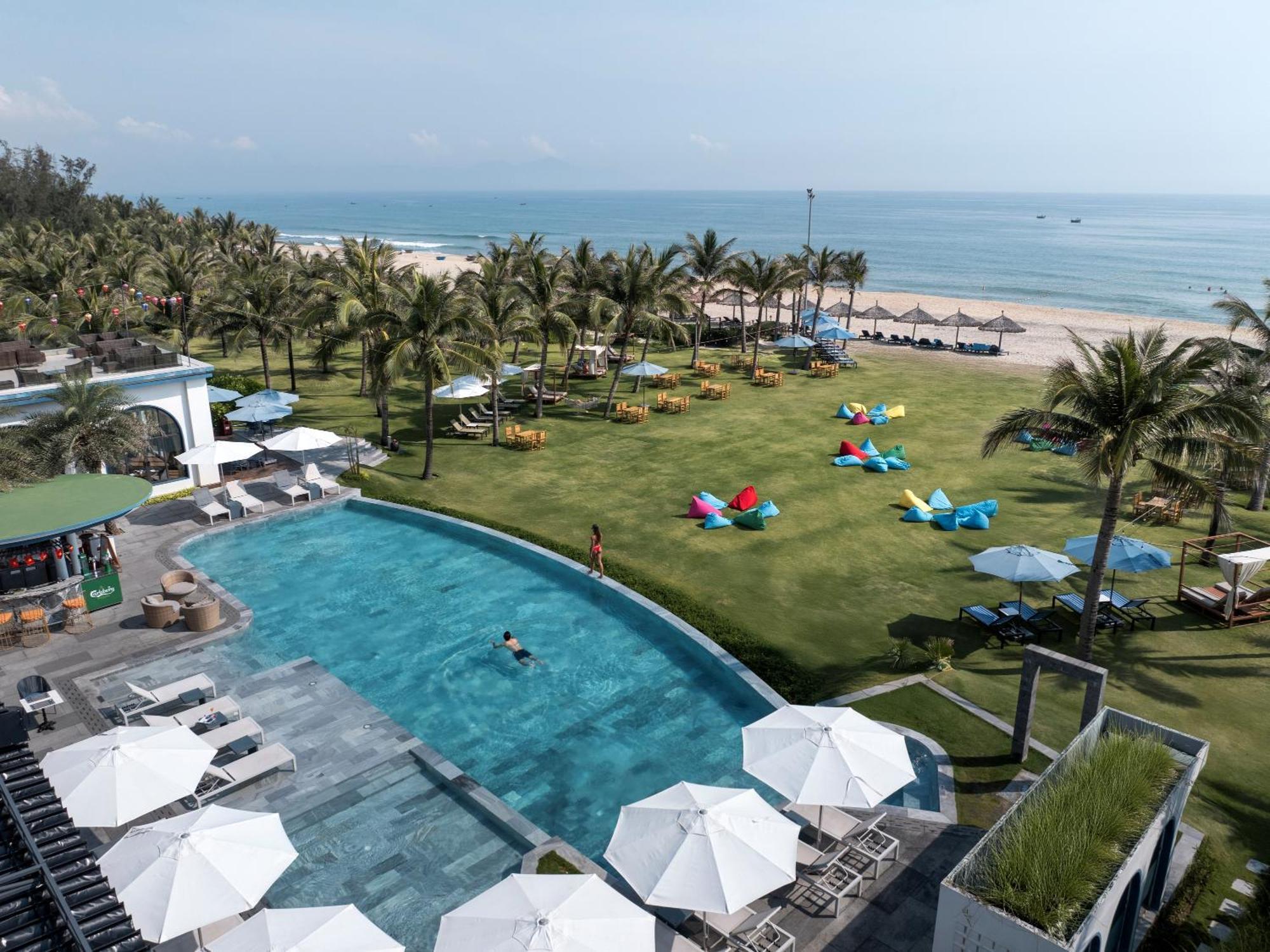 Wyndham Hoi An Royal Beachfront Resort & Villas エクステリア 写真