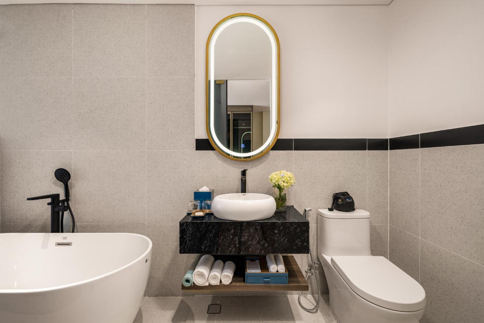 Wyndham Hoi An Royal Beachfront Resort & Villas エクステリア 写真